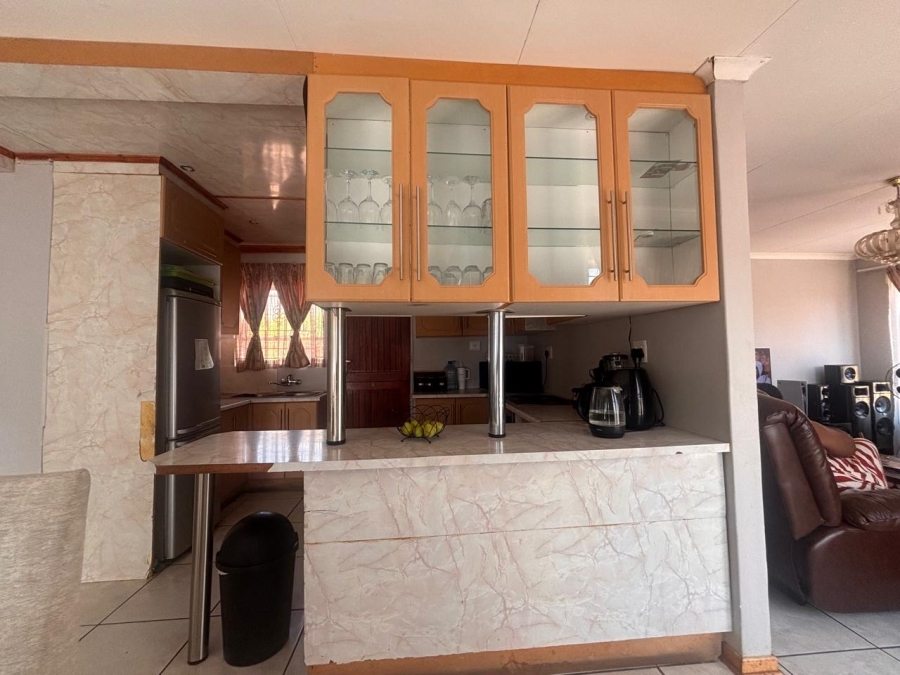 To Let 3 Bedroom Property for Rent in Mandela View Free State